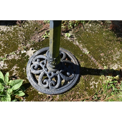 995 - A MODERN CAST ALUMINIUM SUNDIAL ON STAND over painted in black 82cm high( this lot is not sold on si... 