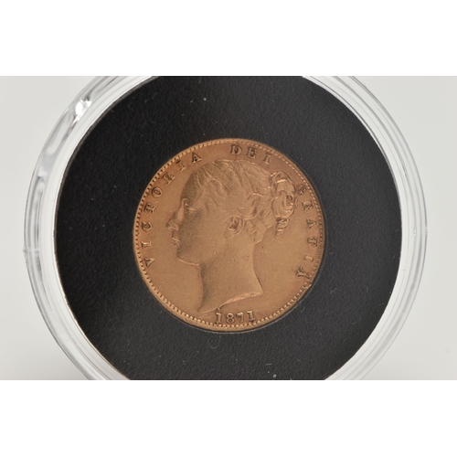 101 - A FULL GOLD SOVEREIGN COIN VICTORIA SHIELD BACK DATED 1871, 22ct, 0.916 fine, 7.9 grams, 22.05mm