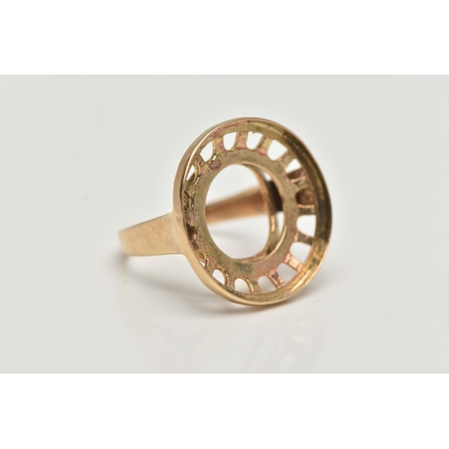 120 - A 9CT GOLD RING MOUNT, circular coin mount (missing coin), to a polished band, hallmarked 9ct Birmin... 