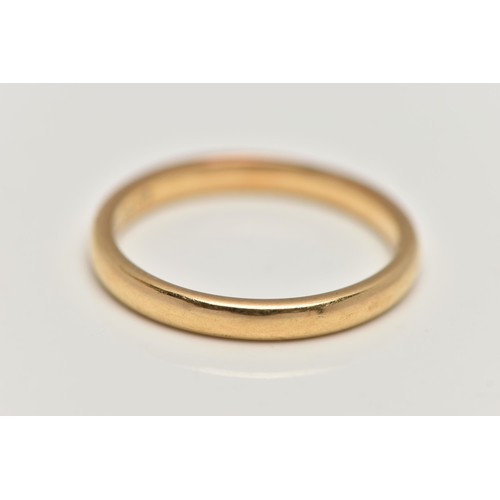 168 - A POLISHED 18CT GOLD BAND RING, thin band approximate width 2.8mm, hallmarked 18ct London, ring size... 