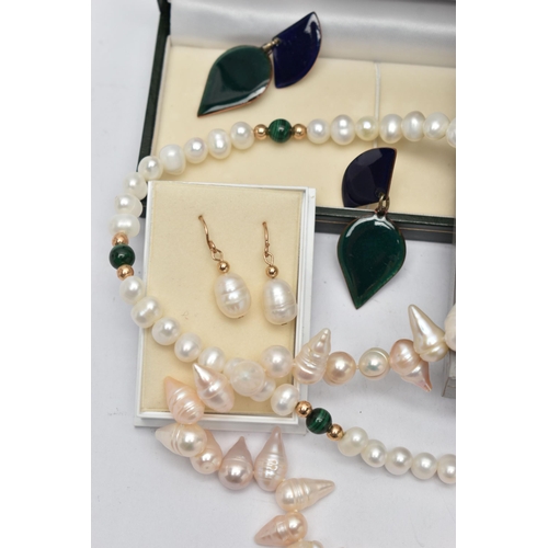 188 - A PAIR OF 9CT GOLD KNOT EARRINGS AND CULTURED PEARL JEWELLERY, 9ct yellow gold knot earrings with po... 