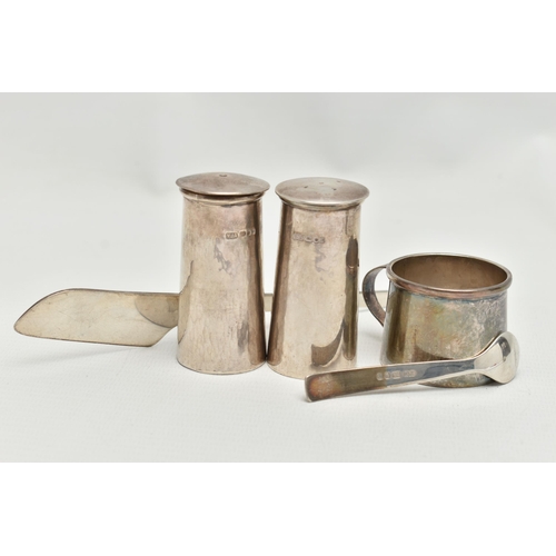 205 - AN ELIZABETH II SILVER FOUR PIECE CRUET SET AND A BUTTER KNIFE, the cruet items of conical form with... 