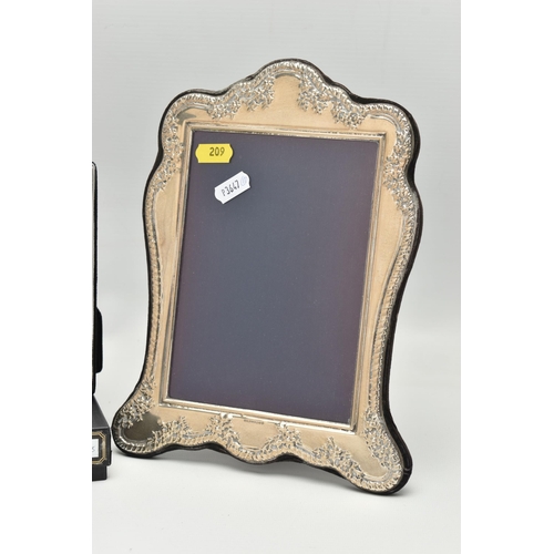 209 - A BOXED ARTHUR PRICE SILVER RECTANGULAR PHOTOGRAPH FRAME AND AN EDWARDIAN STYLE SILVER PHOTOGRAPH FR... 