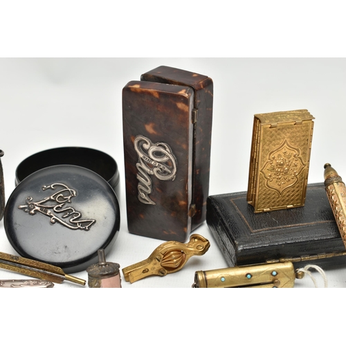 218 - A SMALL COLLECTION OF SEWING RELATED ITEMS, ETC, including a late Victorian cased Beatrice Patent fo... 