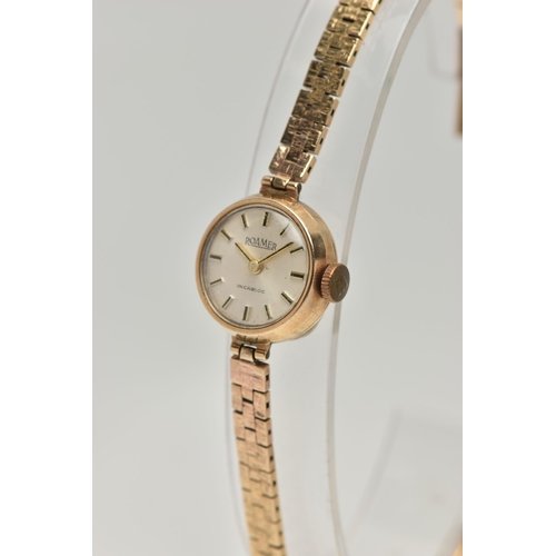 23 - A LADYS 'ROAMER' WRISTWATCH, manual wind, round silver dial signed 'Roamer Incabloc', baton markers,... 