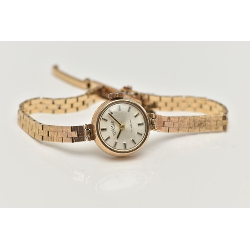 23 - A LADYS 'ROAMER' WRISTWATCH, manual wind, round silver dial signed 'Roamer Incabloc', baton markers,... 