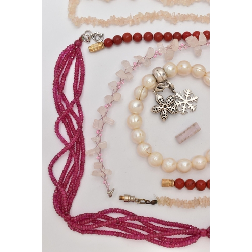 82 - ASSORTED BEADED JEWELLERY, to include a 'Thomas Sabo' fresh water pearl bracelet, fitted with two wh... 