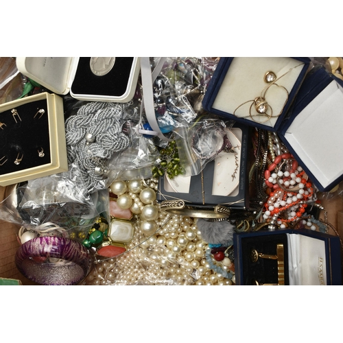 255 - A LARGE ASSORTMENT OF COSTUME JEWELLERY, to include bangles, bracelets, necklaces, brooches, earring... 