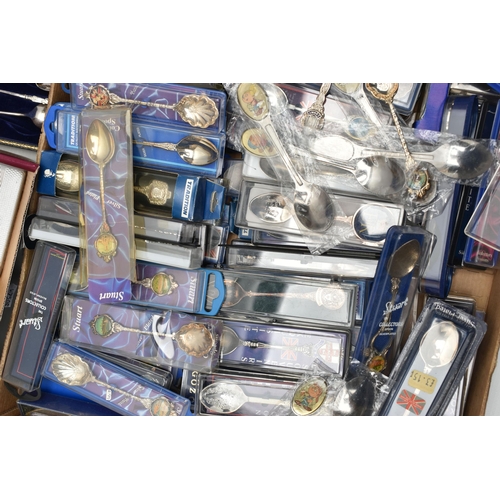 260 - A BOX OF ASSORTED COLLECTABLE TEASPOONS AND OTHER ITEMS, large quantity of collectable EPNS teaspoon... 