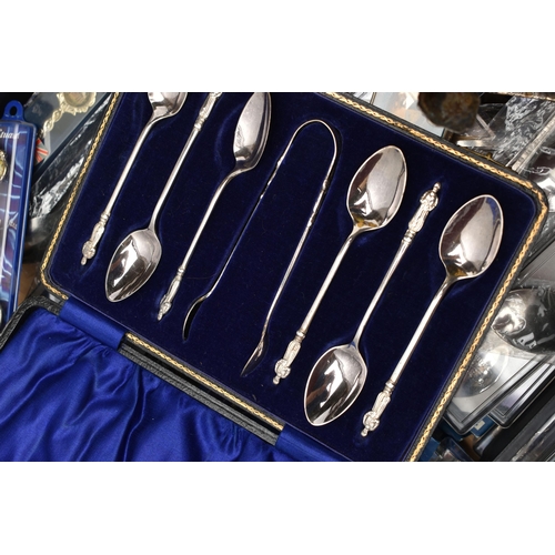 260 - A BOX OF ASSORTED COLLECTABLE TEASPOONS AND OTHER ITEMS, large quantity of collectable EPNS teaspoon... 