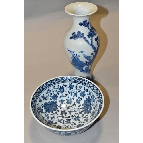 436 - A LATE 19TH / EARLY 20TH CENTURY CHINESE PORCELAIN BLUE AND WHITE BALUSTER VASE AND A LATE 20TH CENT... 