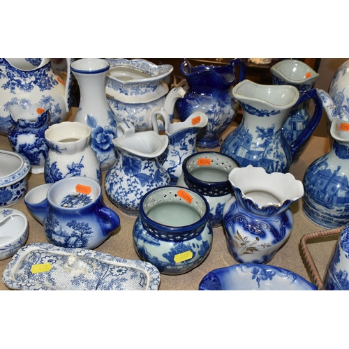 443 - A QUANTITY OF BLUE AND WHITE CERAMICS, comprising a Copeland Spode 'Italian' pattern biscuit jar (mi... 