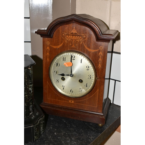 465 - TWO EARLY 20TH CENTURY CLOCKS, comprising an inlaid oak 'Junghans' mantel clock with white Arabic di... 