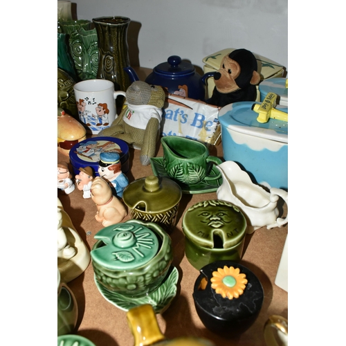 494 - A COLLECTION OF NOVELTY AND ADVERTISING CERAMICS, to include twenty four face pots by Price Kensingt... 