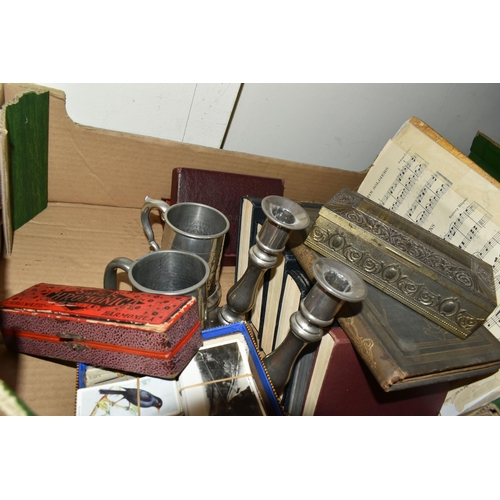 521 - TWO BOXES OF CERAMICS, BOOKS AND GLASSWARE, to include a Brexton picnic set for two, four Denby 'Gre... 