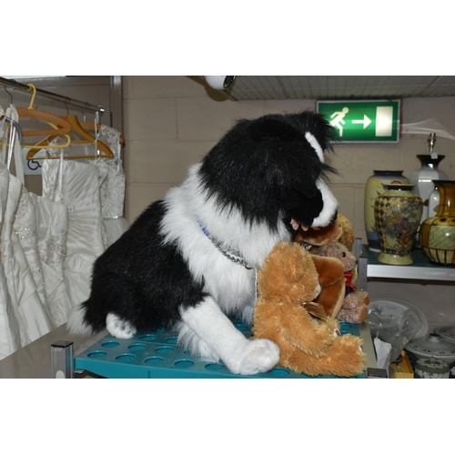 539 - A QUANTITY OF MODERN SOFT TOYS AND BEARS, to include a large PJD Creations Border Collie, Keel Toys ... 