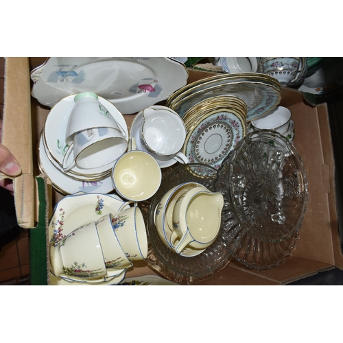 540 - FOUR BOXES AND LOOSE CERAMICS, GLASS, METALWARES AND SUNDRY ITEMS, to include a seventeen piece Newh... 