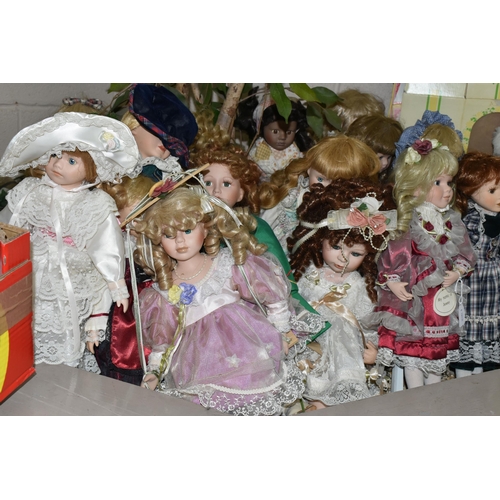 547 - A GROUP OF COLLECTORS DOLLS, various manufacturers including Leonardo Collection, together with a co... 