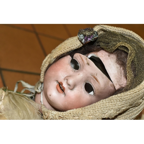 555 - TWO BOXES OF BISQUE HEAD DOLLS, EARLY 20TH CENTURY PORCELAIN HALF DOLLS AND OTHER DOLLS AND ACCESSOR... 