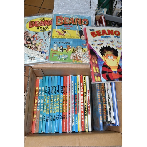 559 - TWO BOXES OF BEANO AND DANDY ANNUALS AND RELATED ITEMS, to include Beano annuals dated 1972-75 incl,... 