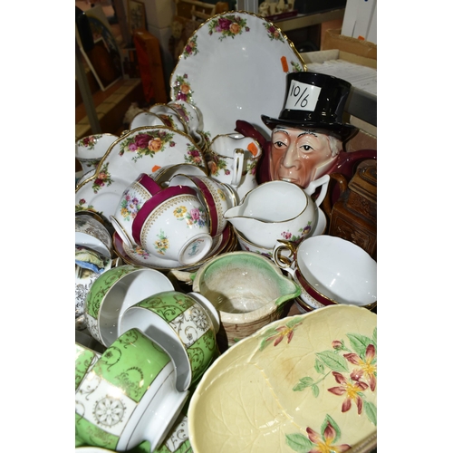 570 - FOUR BOXES AND LOOSE CERAMICS, to include Royal Albert Old Country Roses: cream jug (chipped), sugar... 