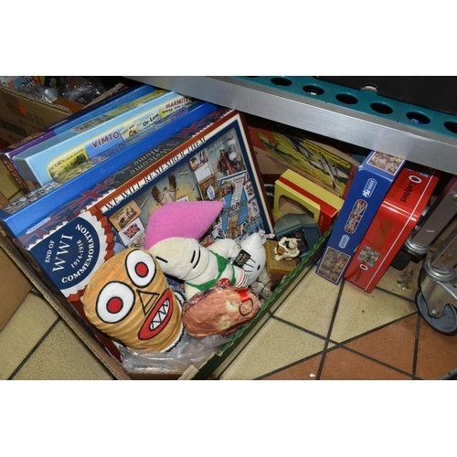 577 - TWO BOXES AND LOOSE TOYS AND GAMES, to include a boxed Bladez Toyz Plc Salvation Max radio controlle... 