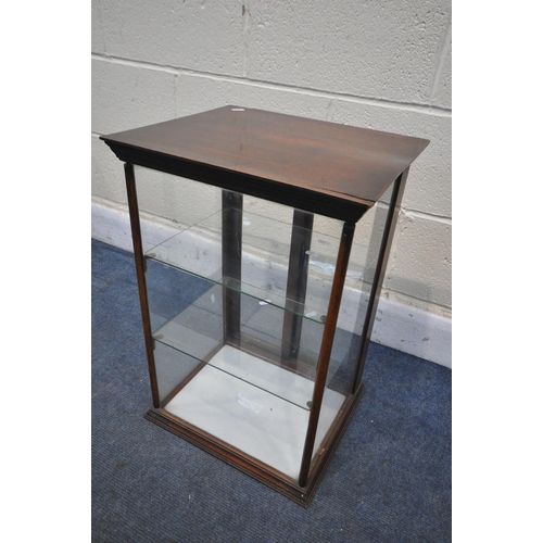 1394 - AN EARLY TO MID 20TH CENTURY MAHOGANY TABLE TOP JEWELLERY DISPLAY CABINET, with two glass shelves, a... 