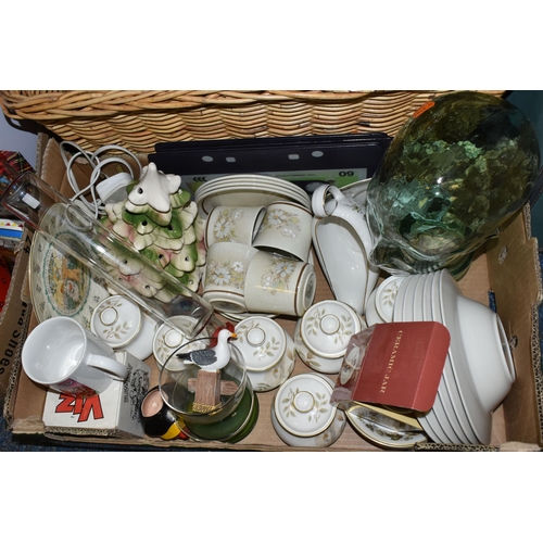 683 - A QUANTITY OF ASSORTED SUNDRY ITEMS ETC, to include six Royal Doulton Larchmont breakfast and soup b... 