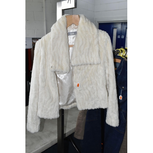 709 - A GROUP OF LADIES CLOTHING AND ACCESSORIES, to include a floral Monsoon dress, cream faux fur jacket... 