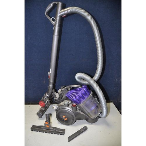 1073 - A DYSON DC32 ANIMAL VACUUM CLEANER (PAT pass and working)