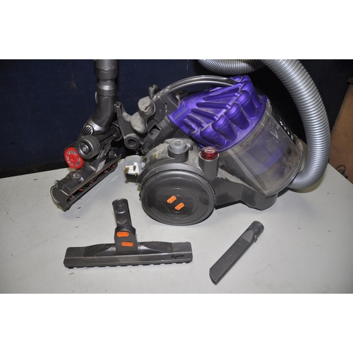 1073 - A DYSON DC32 ANIMAL VACUUM CLEANER (PAT pass and working)