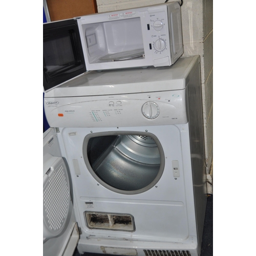 1074 - A HOTPOINT TDC30 CONDENSOR DRYER measuring width 60cm x depth 62cm x height 85cm, along with a Cookw... 