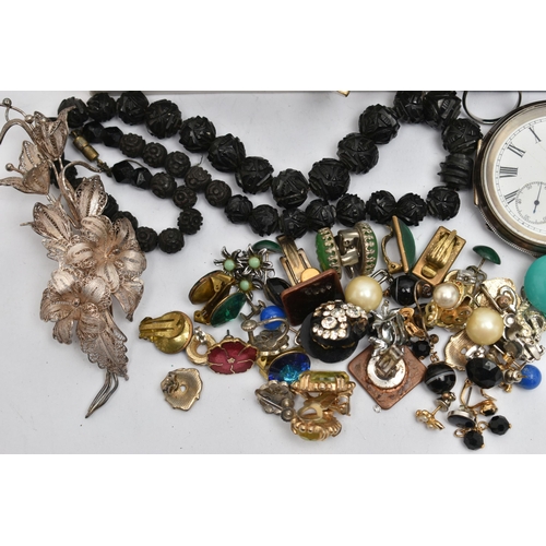 133 - A BAG OF ASSORTED SILVER, COSTUME JEWELLERY AND WRISTWATCHES, to include a silver charm bracelet fit... 