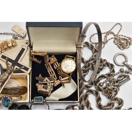 133 - A BAG OF ASSORTED SILVER, COSTUME JEWELLERY AND WRISTWATCHES, to include a silver charm bracelet fit... 