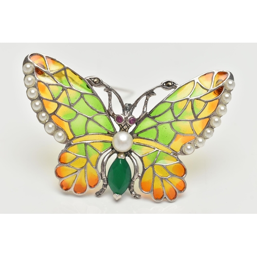 46 - A PLIQUE A JOUR BUTTERFLY BROOCH, white metal brooch set with imitation pearls, gem set body detail ... 