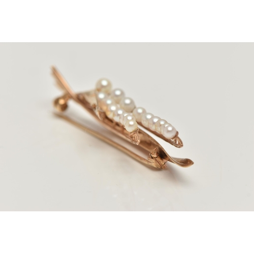 13 - A 9CT GOLD, CULTURED PEARL BROOCH, spray design set with two rows of graduated cultured fresh water ... 