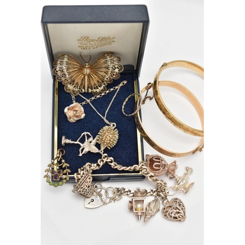 162 - AN ASSORTMENT OF JEWELLERY, to include a rolled gold suffragette style foliage design pendant, a rol... 