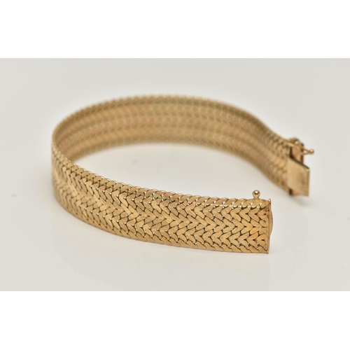 164 - A 9CT GOLD ARTICULATED BRACELET, wide woven and textured flat bracelet, approximate width 15.3mm, fi... 