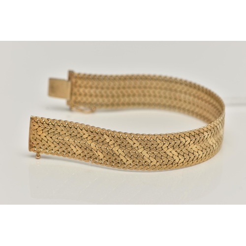 164 - A 9CT GOLD ARTICULATED BRACELET, wide woven and textured flat bracelet, approximate width 15.3mm, fi... 