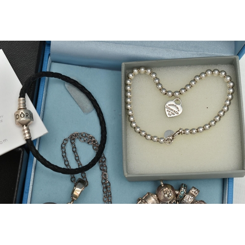 171 - AN ASSORTMENT OF JEWELLERY, to include a boxed and signed 'Lalique' necklace, a beaded 'Tiffany & Co... 