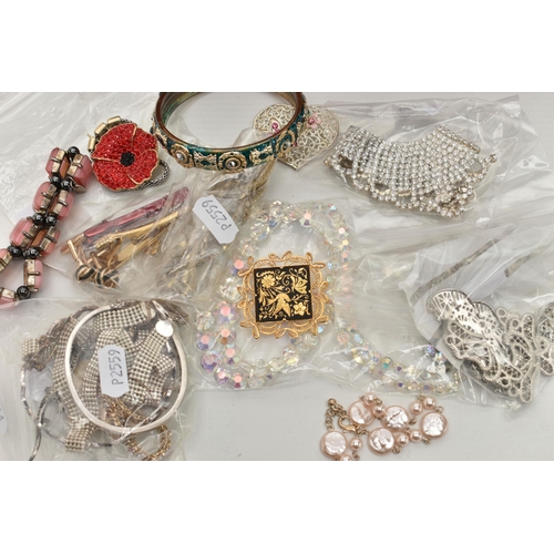 191 - ASSORTED SILVER AND COSTUME JEWELLERY, to include a silver wavy bangle hallmarked Sheffield, a yello... 