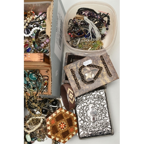 196 - A BOX OF ASSORTED ITEMS, to include chain necklaces, bangles, beaded necklaces, rings and trinket bo... 