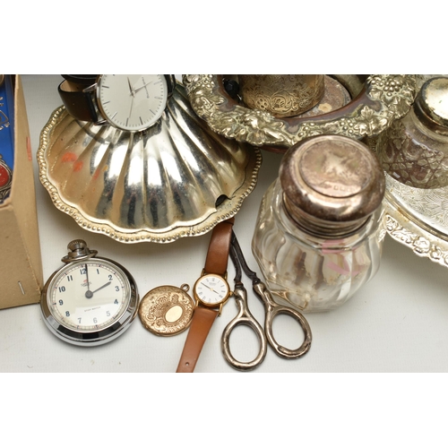 201 - A 'SMITHS EMPIRE STOP WATCH' AND OTHER ASSORTED ITEMS, also including two wristwatches. a rolled gol... 