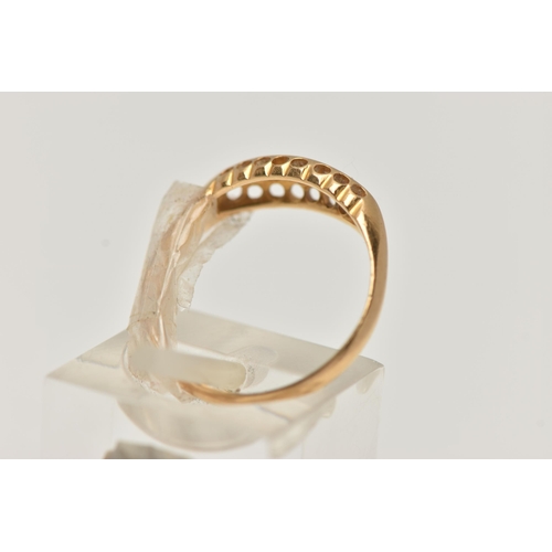 21 - AN EARLY 20TH CENTURY, 18CT GOLD DIAMOND BOAT RING, set with a principal single cut diamond flanked ... 