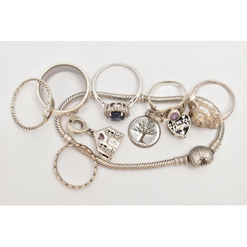 60 - AN ASSORTMENT OF JEWELLERY, to include a signed 'Pandora' bracelet, two 'Pandora' charms and a wide ... 