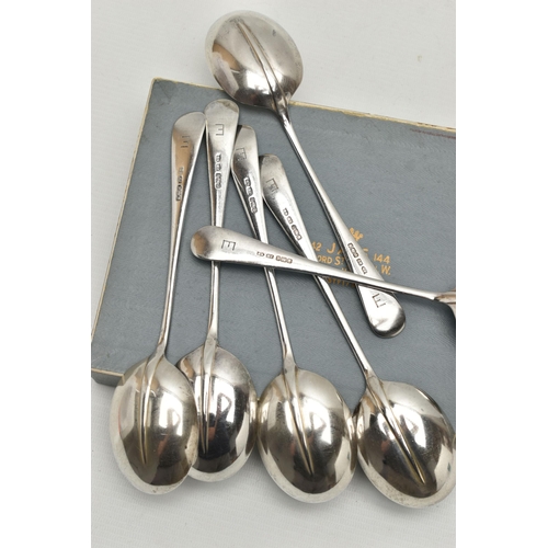 216 - A SET OF SIX EDWARDIAN SILVER RATTAIL PATTERN SOUP SPOONS, engraved with initial 'E' to back of hand... 