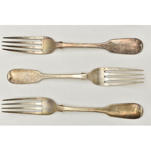 253 - FOUR SILVER TABLESPOONS AND FOUR SILVER FORKS, fiddle pattern, with engraved initial 'D' to each ter... 