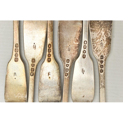 253 - FOUR SILVER TABLESPOONS AND FOUR SILVER FORKS, fiddle pattern, with engraved initial 'D' to each ter... 