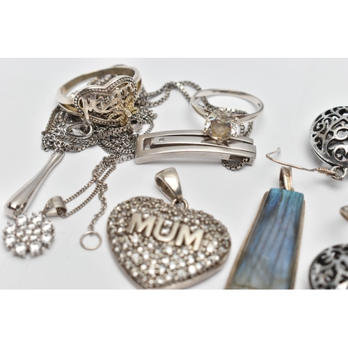 62 - AN ASSORTMENT OF WHITE METAL JEWELLERY, to include a labradorite pendant, three rings, two pendants,... 