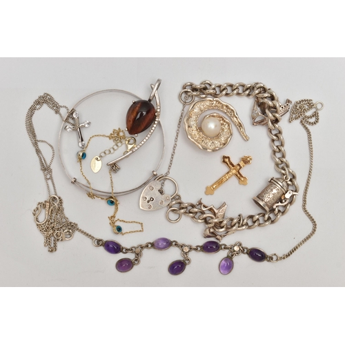 63 - AN ASSORTMENT OF SILVER AND WHITE METAL JEWELLERY, to include a silver curb link bracelet, fitted wi... 